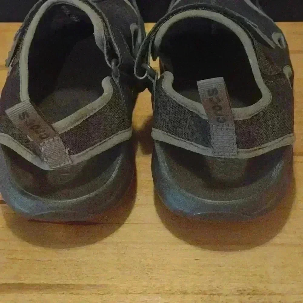 Men's Swift Water‎ mesh Crocs brown size 10